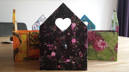 Decopatch papier zwart/roze romantische bloemenprint  OP=OP